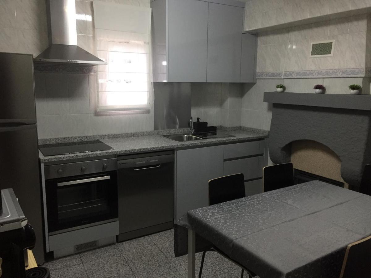 הוילה פיניאל Casa Porta De Santiago מראה חיצוני תמונה